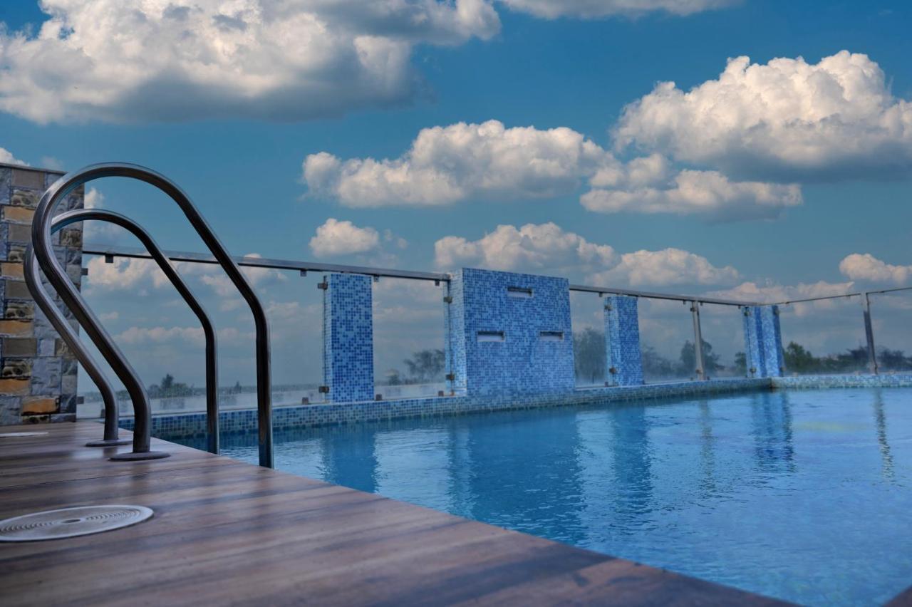 Hotel Silver Land New Digha With Rooftop Pool Exteriör bild