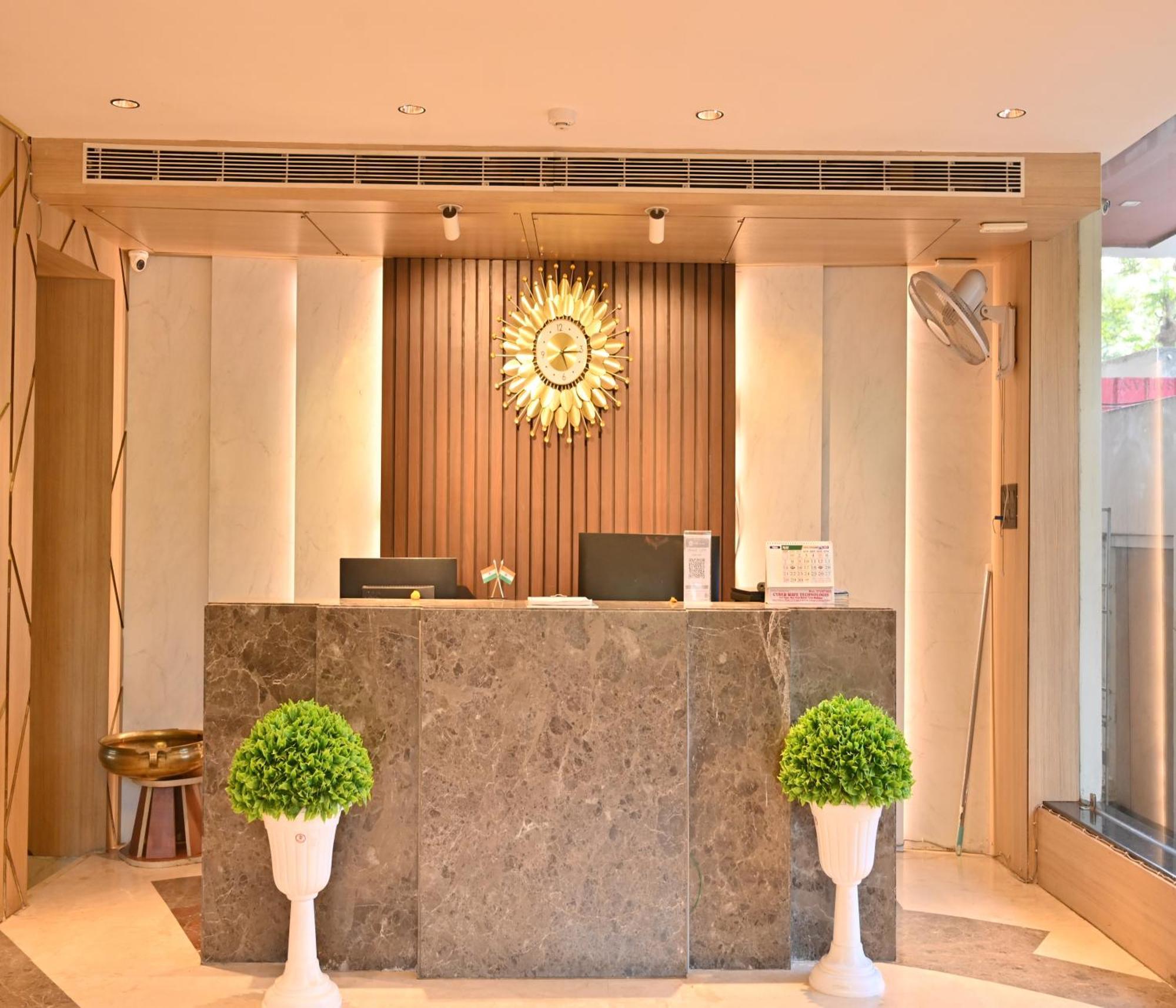 Hotel Silver Land New Digha With Rooftop Pool Exteriör bild