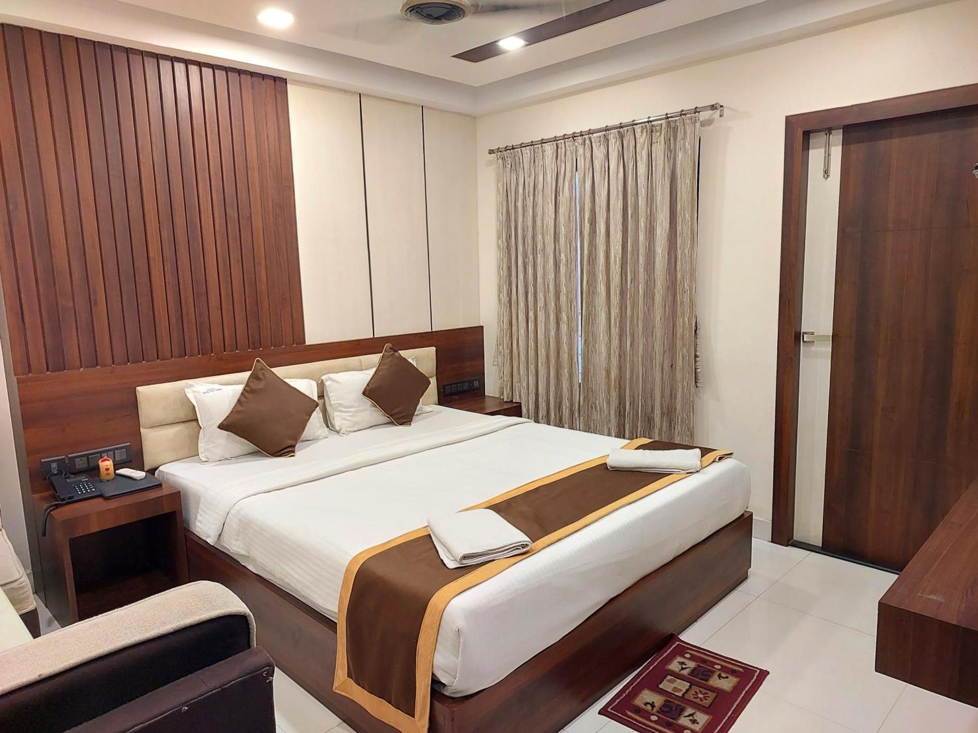 Hotel Silver Land New Digha With Rooftop Pool Exteriör bild