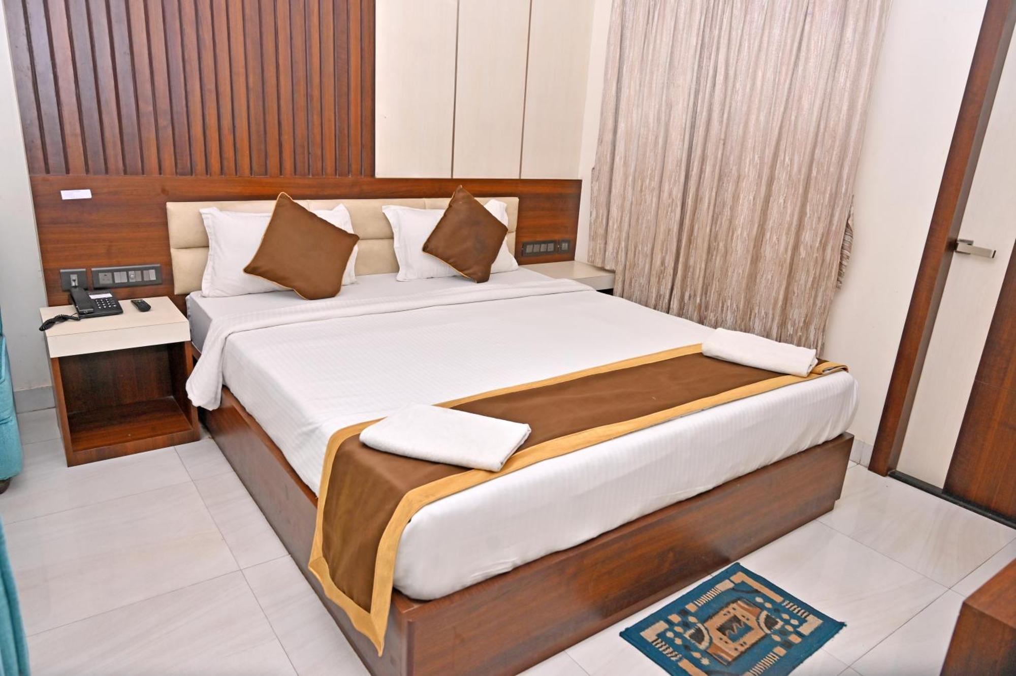 Hotel Silver Land New Digha With Rooftop Pool Exteriör bild