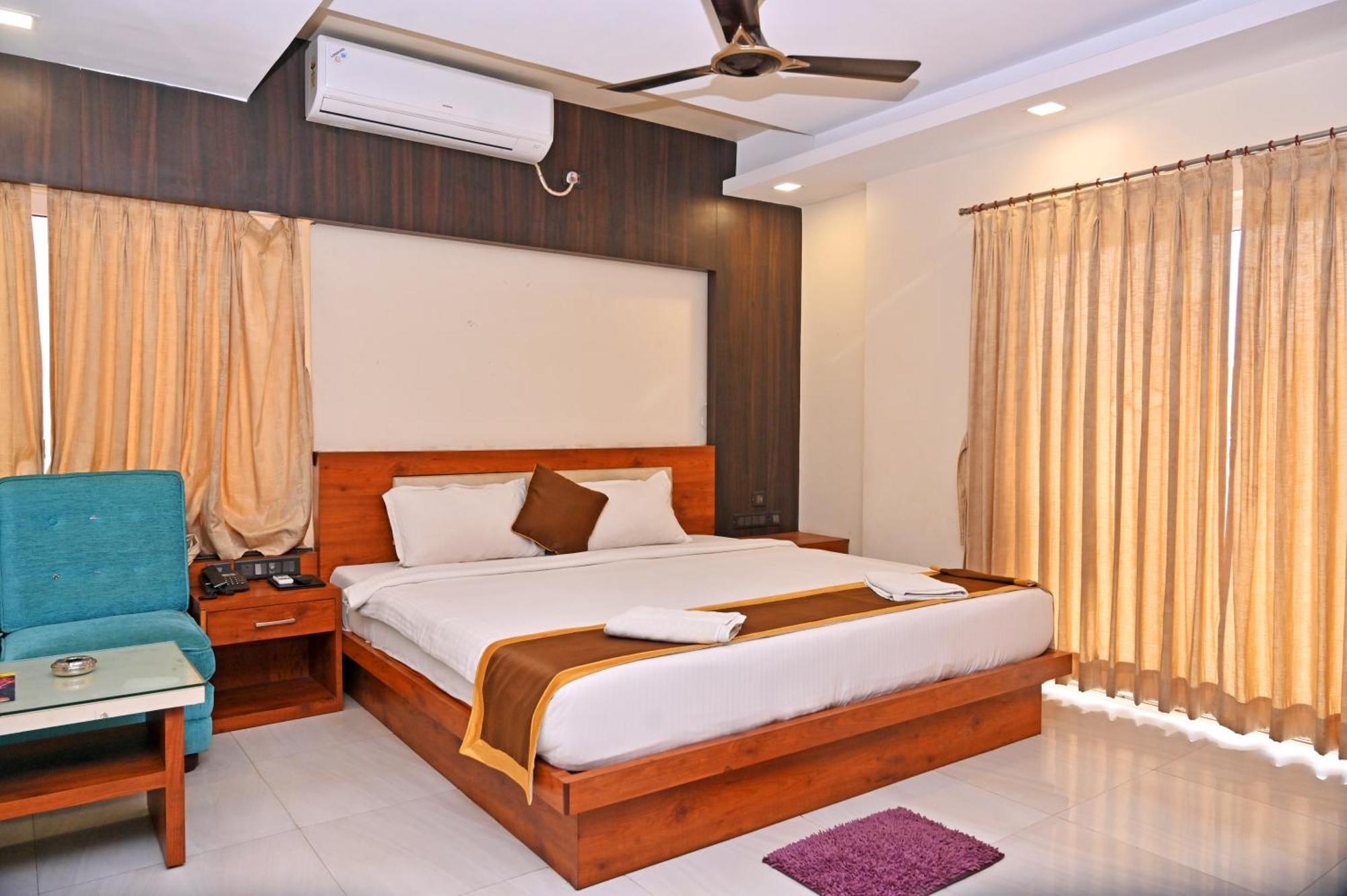 Hotel Silver Land New Digha With Rooftop Pool Exteriör bild