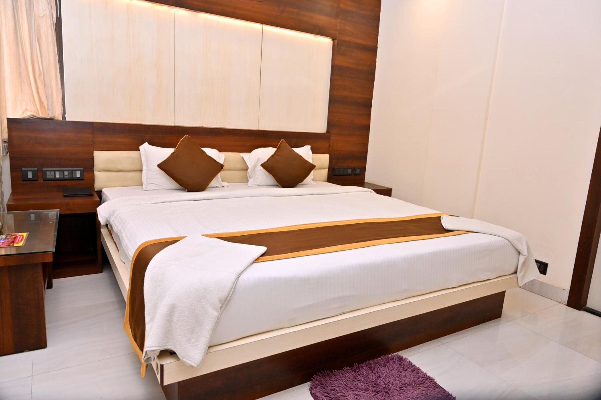 Hotel Silver Land New Digha With Rooftop Pool Exteriör bild