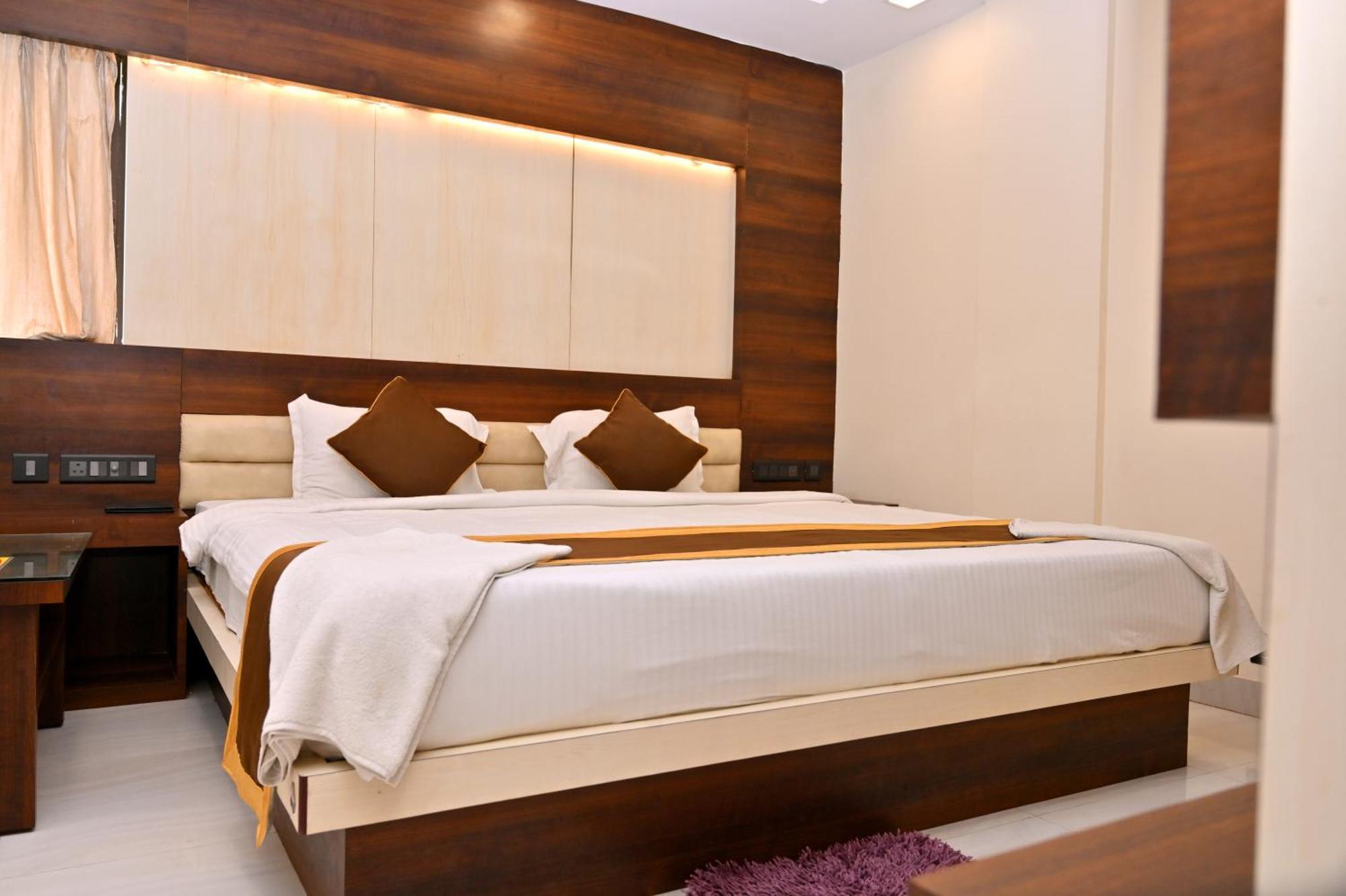 Hotel Silver Land New Digha With Rooftop Pool Exteriör bild